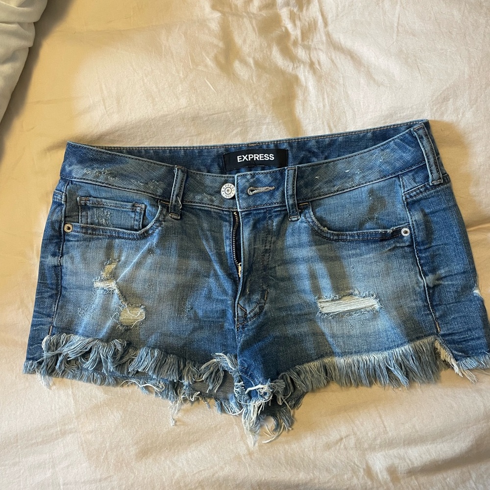 Express Shorts - Size 4
